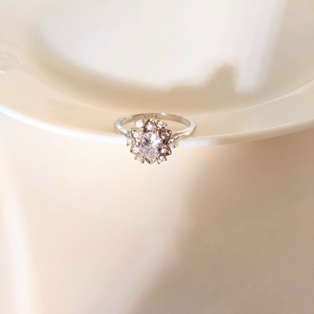 QVC Diamonique Epiphany Starburst Ring Size 9-Never Worn